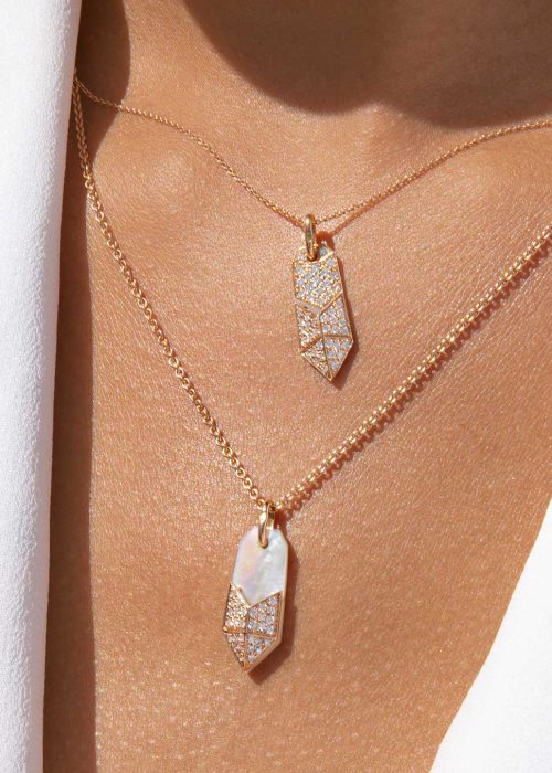 Pendentif-Ma-babouche-or-rose-18-Carats-nacre-blanche-et-diamants-GVVS1.jpg